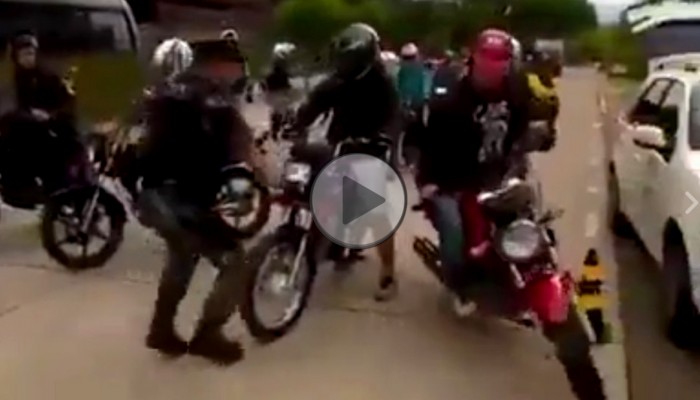 Brawurowa ucieczka motocyklisty z policyjnej blokady