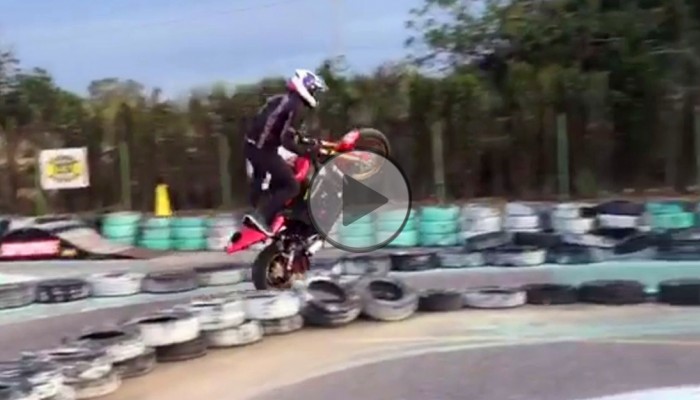 Stunt i jazda po torze w jednym