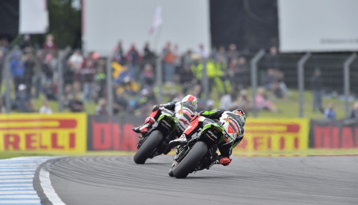 WorldSBK: Donington Park - pokaz si�y ekipy z Akashi