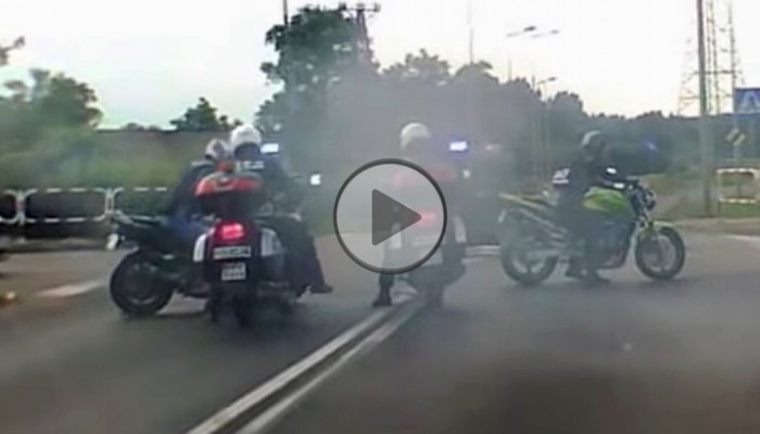 Policja na motocyklach odwiedza 
