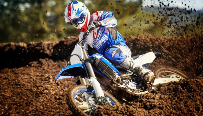 Jesienny motocross z Yamah�