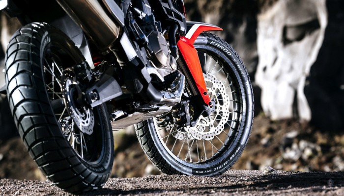 Nowe opony szosowo-terenowe Metzeler KAROO Street