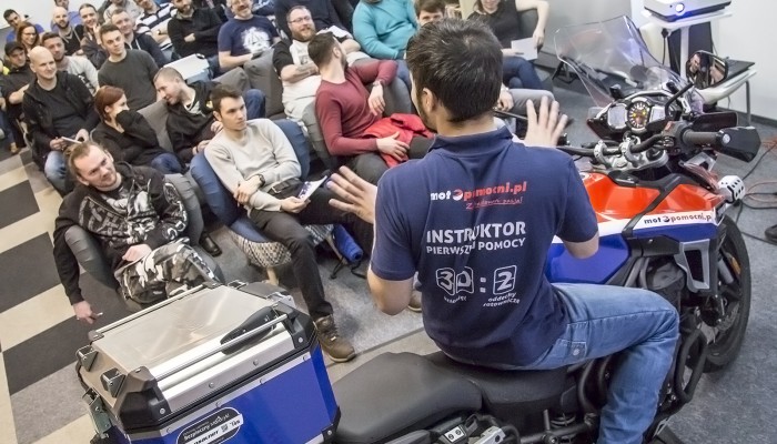 Pierwsza pomoc i technika jazdy. Scigacz.pl medialnym patronem grupy MotoPomocni!