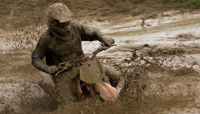 Motocross i enduro recept� na szcz�cie - antydepresyjne w�a�ciwo�ci b�ota