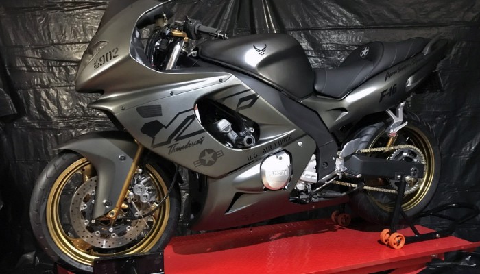 Custom za free. KrisBiker zmienia Yamah� Thundercat w ameryka�ski my�liwiec!