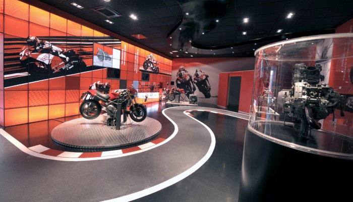 Laboratorium przy muzeum Ducati 4 z
