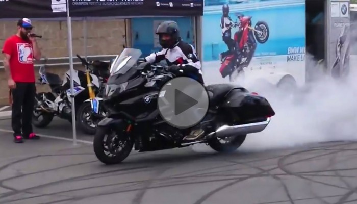 Parkingowe szalestwo na BMW K1600B