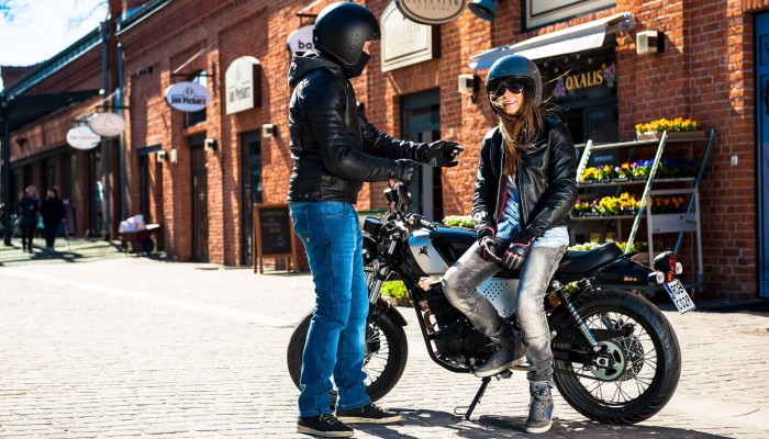 Oszcz�dzaj czas i pieni�dze i ciesz si� motocyklow� wolno�ci� z Romet SCMB 125