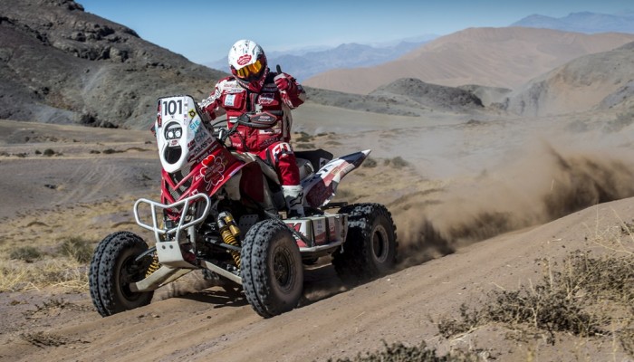 Atacama Rally: Sonik bierze pewny kurs na podium