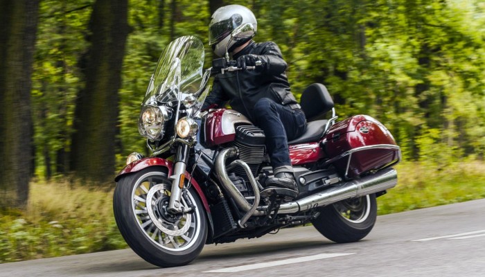 Moto Guzzi California 1400 z tytu�em M�ska Marka Roku 2018