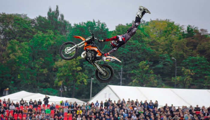 Lata� jak najd�u�ej - Freestyle Family o przysz�o�ci w FMX w rozmowie z Dunlop