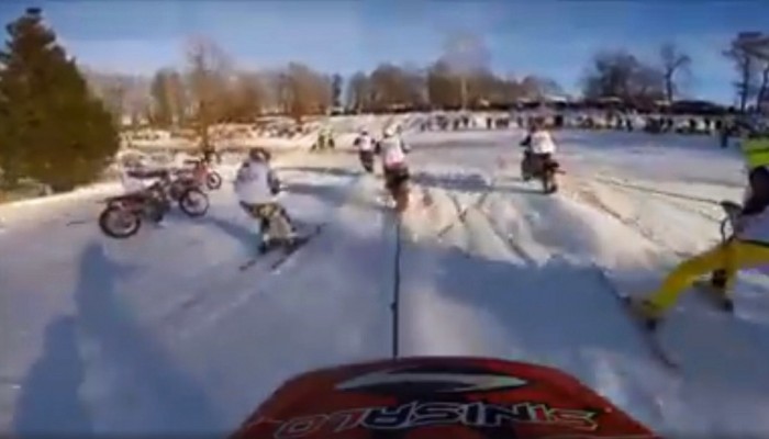 Moto-zaprz�g, czyli zimowy patent na motocyklow� zabaw� [FILM]