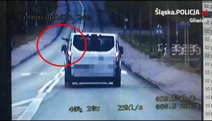 Flejtuch z dostawczaka i szybka akcja grupy SPEED [FILM]