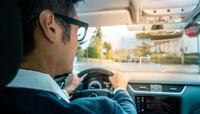 Bosch prezentuje okulary, kt�re wska�� ci drog�