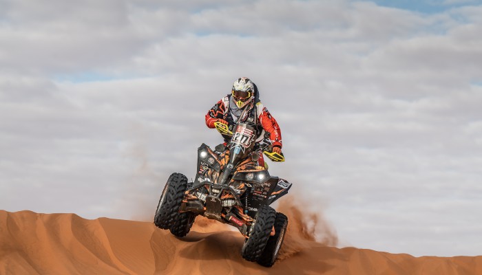 Arek Lindner osiga swj najlepszy dakarowy wynik i dedykuje go swojemu bratu