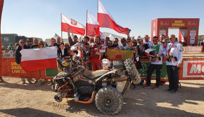 Rafa Sonik z dwoma trofeami na mecie Rajdu Dakar