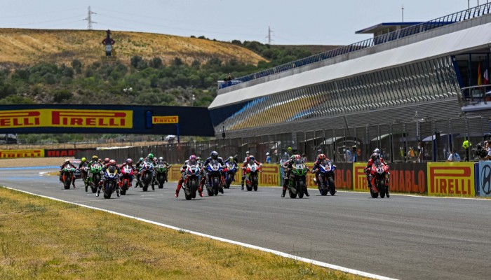 WSBK: dwa Ducati na szczycie podium w drugim wy�cigu, Rea nalepszy w Superpole