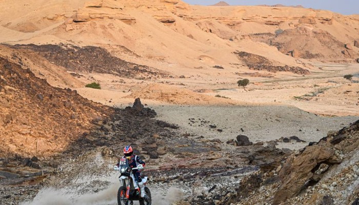 Dakar 2021: trudny nawigacyjnie etap dla motocykli. Polacy nadal wysoko [VIDEO]