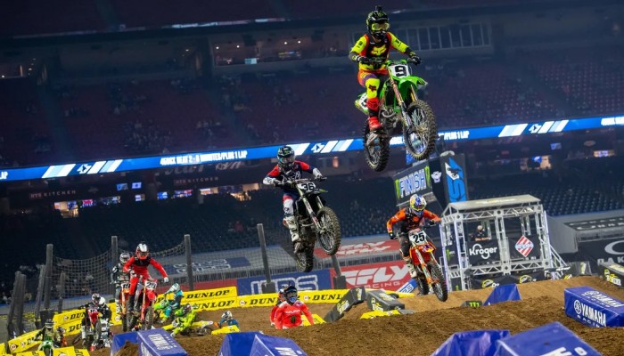AMA Supercross: listy startowe i wizualizacja toru na pierwsze starcie w Indianapolis