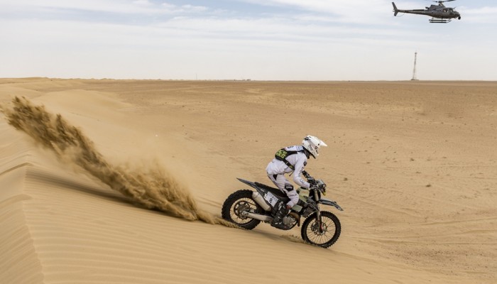 Pustynna rozgrzewka. Konrad Dbrowski po pierwszym etapie Dubai International Baja