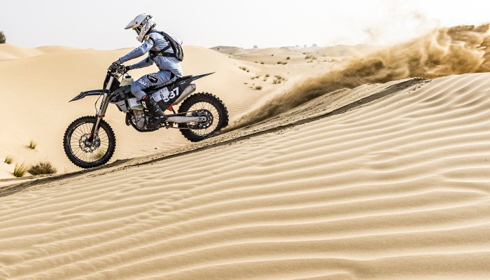 Misja wykonana. Konrad Dbrowski liderem Pucharu wiata po Dubai International Baja