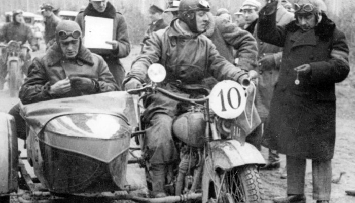 Pierwsza polska fabryka motocykli Lech i historia motocykla CWS M 55