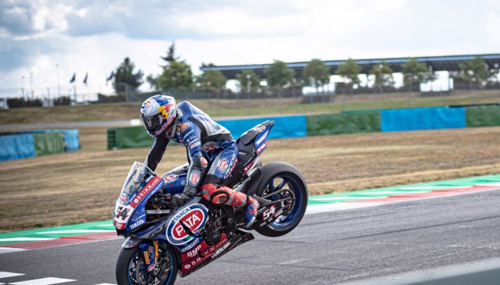 WSBK 2021: Toprak Razgatlioglu wygrywa pierwszy wy�cig Superbike na torze Magny-Cours we Francji
