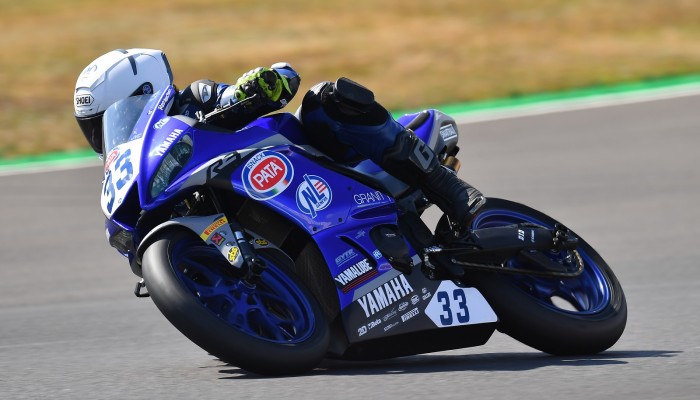 Jurand Ku�mierczyk punktuje w debiucie na Magny-Cours