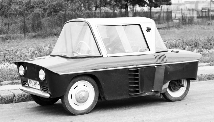 Fafik - samochd zbudowany na elementach skutera Osa M50