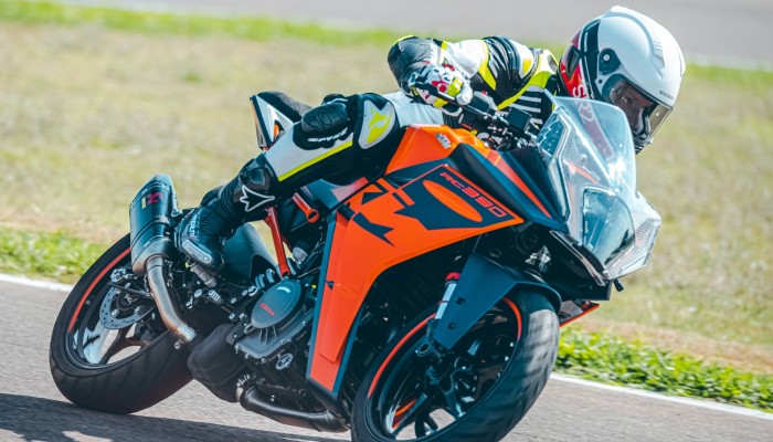 KTM RC390 model 2022 - test championa kategorii A2