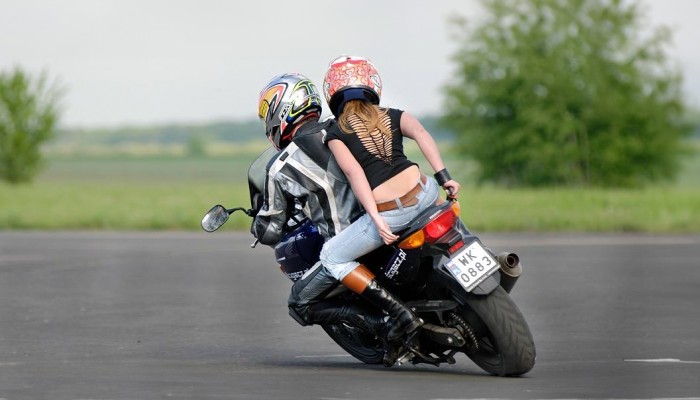 Ochraniacze motocyklowe czy ich brak. Dlaczego niektrzy motocyklici ryzykuj?