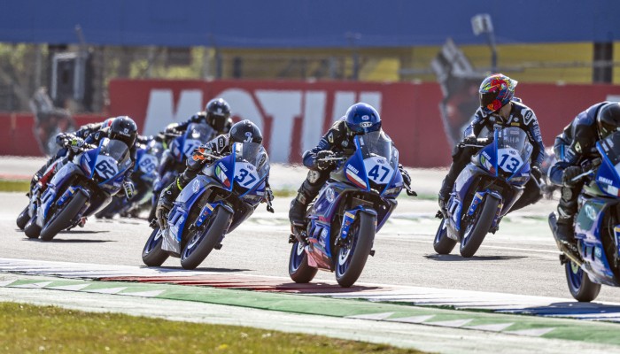 Jurand Ku�mierczyk w pierwszej pi�tce Yamaha bLU cRU w Assen!