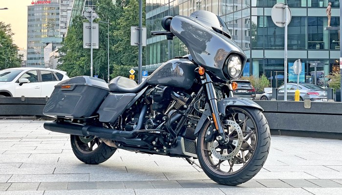 Harley-Davidson Street Glide ST - test motocykla. Kalifornia wie, jak imprezowa�