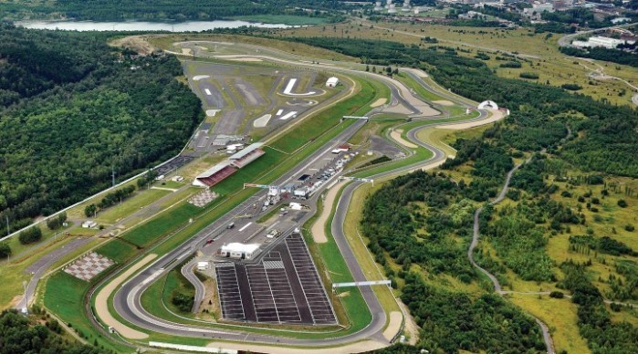 Opony Pirelli na Mistrzostwa Świata Superbike w Moście. Kolejne testy w warunkach wyścigowych