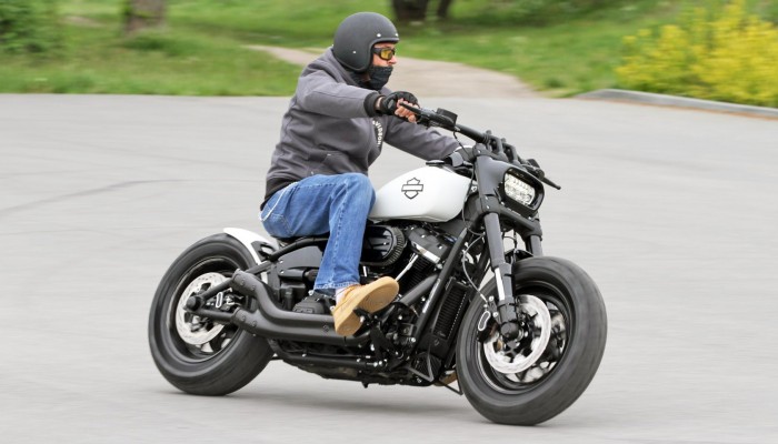 Harley-Davidson Fat Bob 2019 w wersji custom z Torunia. Kuba chcia tylko poprawi tablic