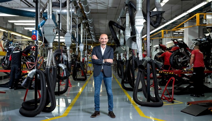 Sprzedaż motocykli Ducati w pierwszej połowie 2022 r. Domenicali przeprasza za opóźnienia
