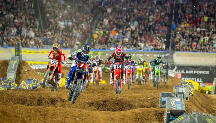 AMA Supercross: wyniki 12 rundy. Tomac odzyskuje prowadzenie, Lawrence przeamuje kltw Triple Crown [VIDEO]