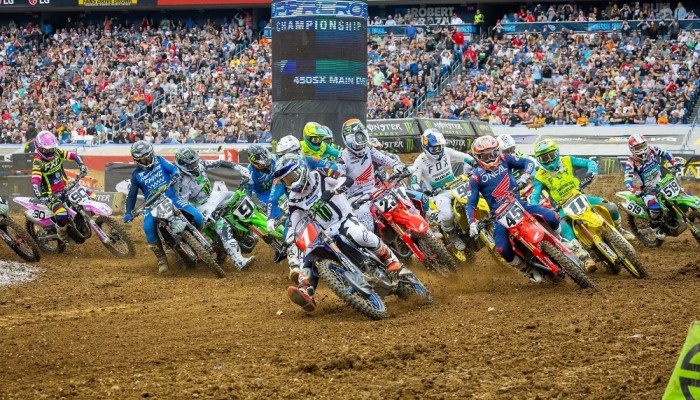 AMA Supercross: wyniki 15 rundy. Tomac obejmuje samotne prowadzenie, Lawrence zdobywa tytu [VIDEO]