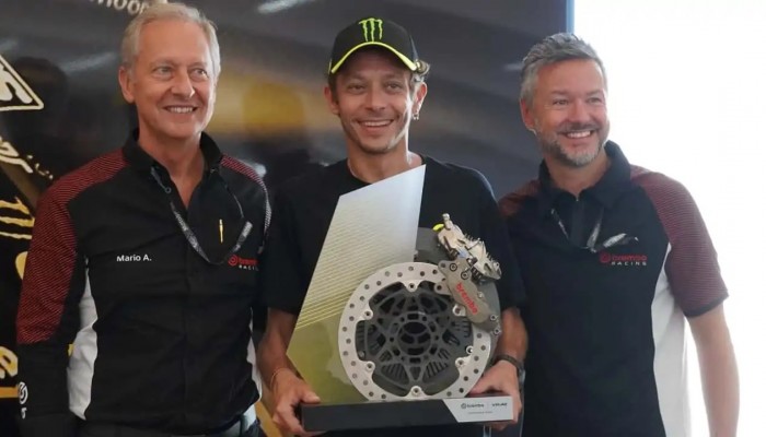 Valentino Rossi wyróżniony przez Brembo. Włoski producent układów hamulcowych w hołdzie legendzie MotoGP