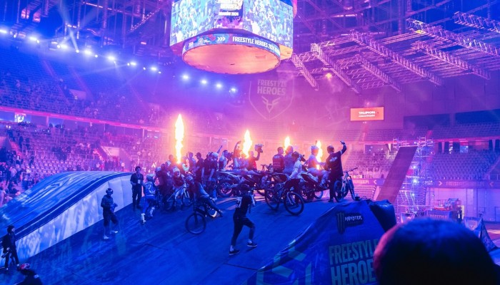 Freestyle Heroes: emocjonujący spektakl w Krakowie. Zawodnicy wykonali historyczne tricki