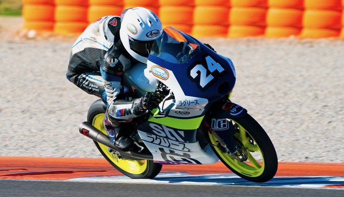 Milan Pawelec debiutuje na motocyklu Moto3
