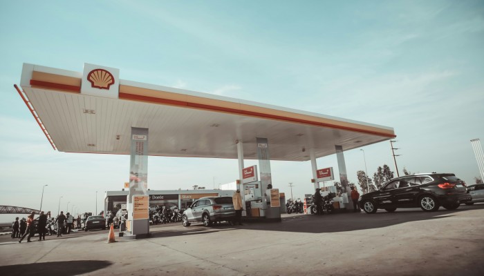 Stacje adowania Shell zamiast stacji benzynowych. Nowa strategia marki zakada rozwj oferty dla kierowcw elektrykw