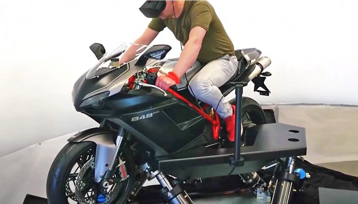 Symulator motocykla z VR. Nauka byaby przecie taka prosta. A moe nie?