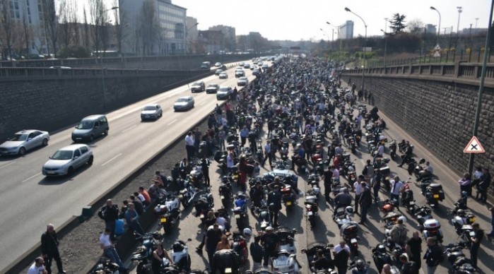 paryz motocykle strajk protest z z z