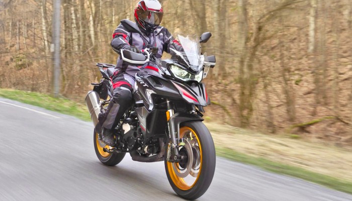 QJ SRT 800SX - ADV na polsk kiesze