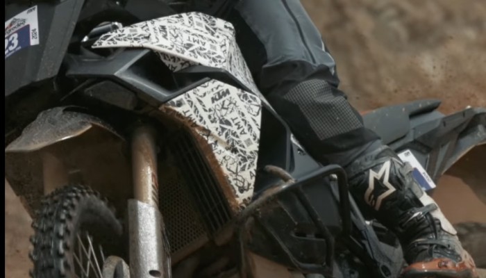 Motocykl KTM z pautomatyczn skrzynibiegw zajawiony na filmie. Prototyp pojawi si na Erzbergrodeo