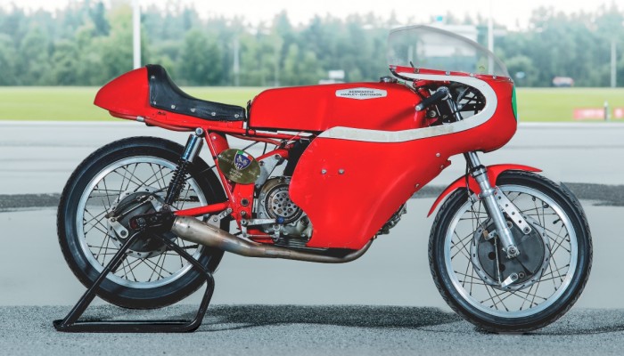 Aermacchi Ala d'Oro. 160 km/h przy pojemnoci 175 cm³. Wycigowe zote skrzydo