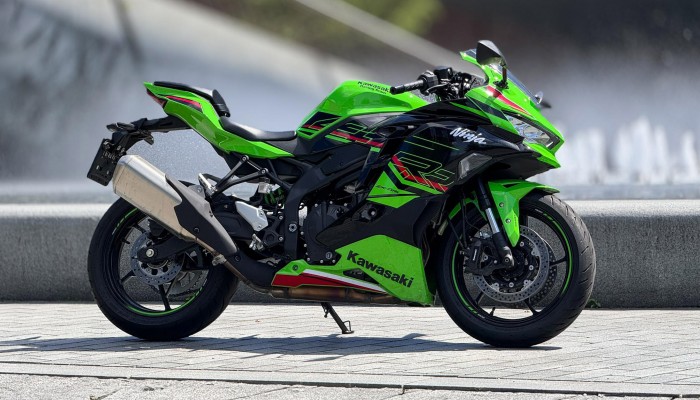 Kawasaki Ninja ZX-4RR Test. Torowa 80-konna R4 z czerwonym polem przy 16000