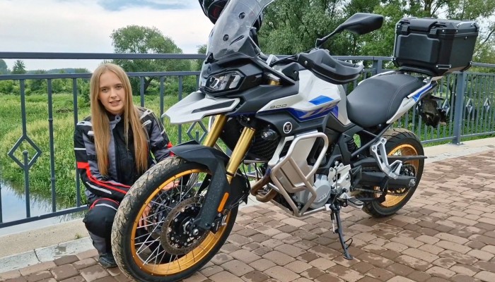 Voge 900 DSX. Subiektywna opinia kobiety motocyklistki