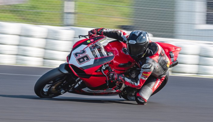 Daniel Blin trzeci na N�rburgring. Niesamowite wy�cigi we mgle